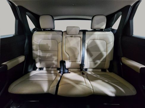 Used 2020 Ford Escape Titanium FWD image 27