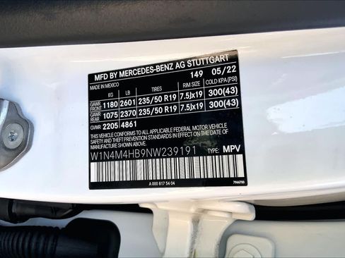 Certified 2022 Mercedes-Benz GLB 250 4MATIC image 37