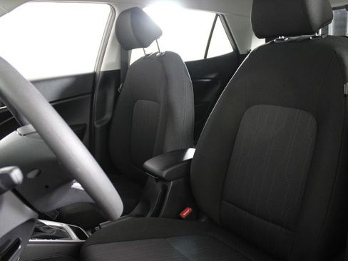 Certified 2026 Hyundai Venue SE image 19