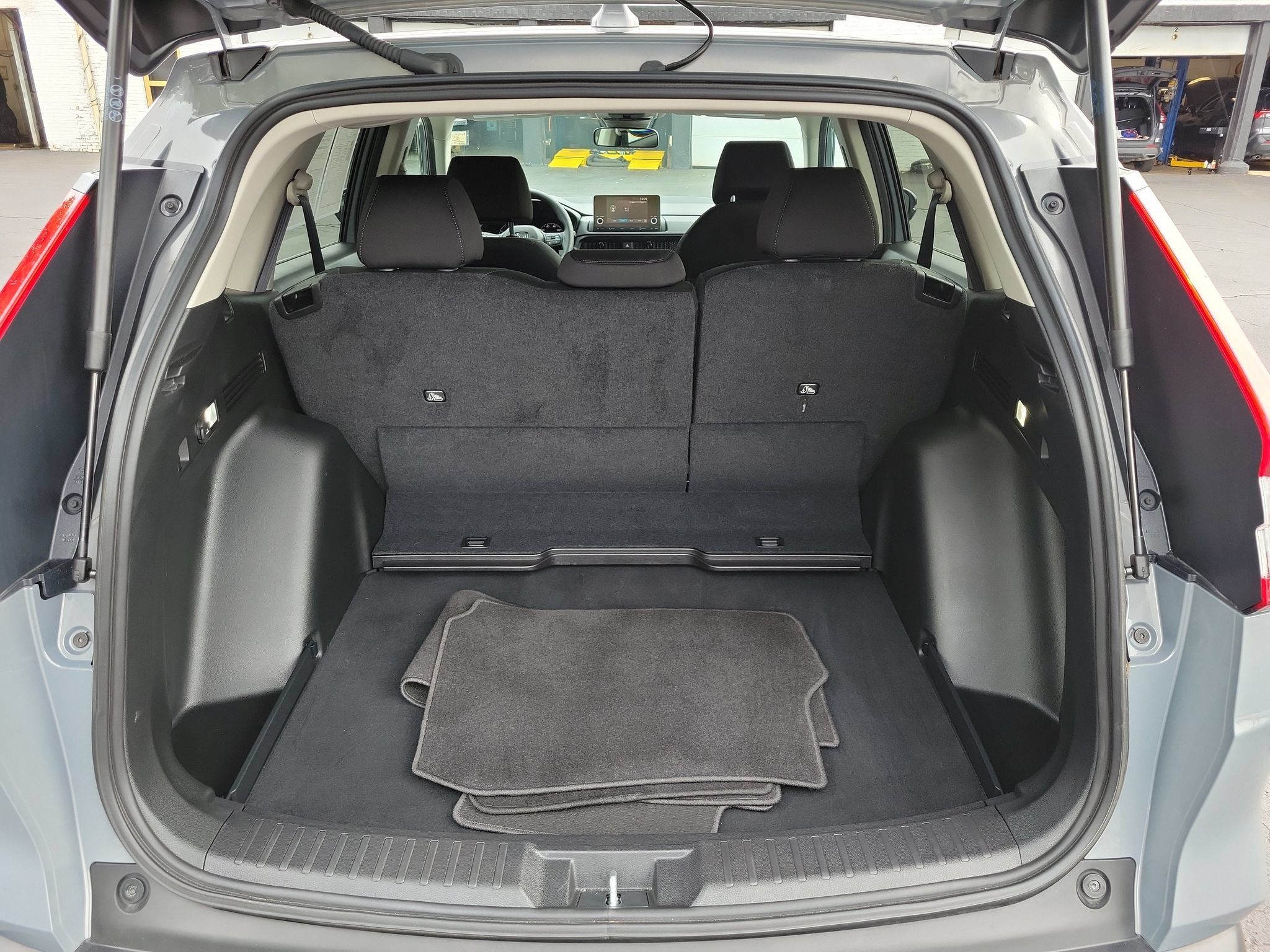Used 2025 Honda CR-V EX image 29