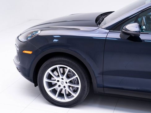 Used 2021 Porsche Cayenne Coupe image 11