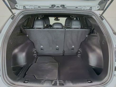 Used 2024 Jeep Compass Latitude image 25