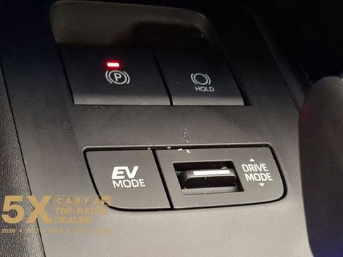 Used 2024 Toyota Venza Nightshade image 27