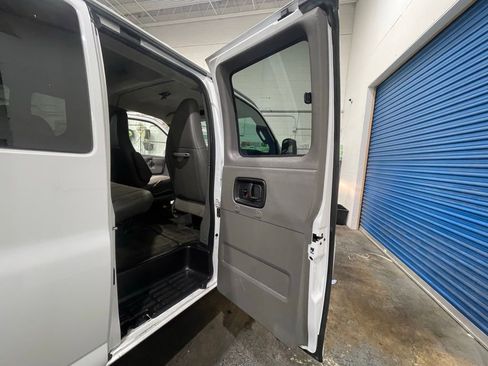 Used 2017 Chevrolet Express 3500 LT w/ LT Preferred Equipment Group image 23