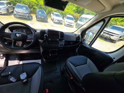 Used 2025 RAM ProMaster 2500 w/ Convenience Group FWD image 12