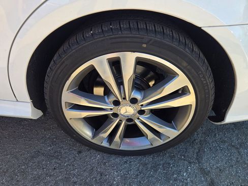 Used 2014 Mercedes-Benz E 350 Sport image 28