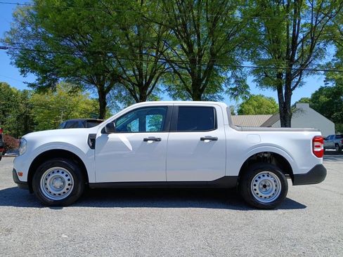 Used 2022 Ford Maverick XL image 1