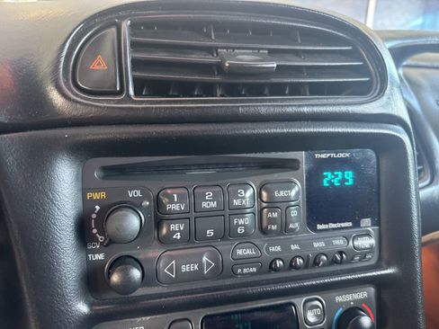 Used 2001 Chevrolet Corvette Convertible w/ Preferred Equipment Group2 image 24