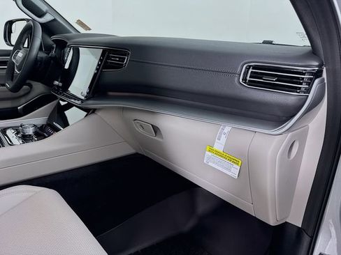 New 2025 Jeep Wagoneer Series II image 36