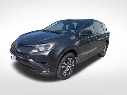 Used 2018 Toyota RAV4 LE FWD image 1