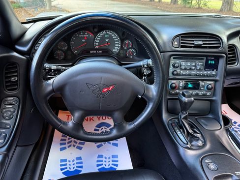 Used 2004 Chevrolet Corvette Coupe w/ Preferred Equipment Group image 56