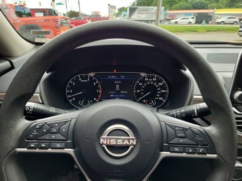 Used 2023 Nissan Altima 2.5 SV FWD image 19