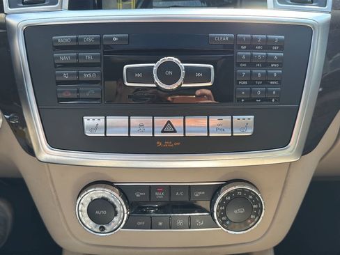 Used 2014 Mercedes-Benz GL 450 4MATIC image 33