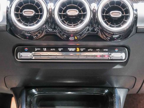 Certified 2022 Mercedes-Benz GLB 250 image 15