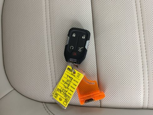 Used 2021 GMC Acadia Denali w/ Denali Technology Package FWD image 43