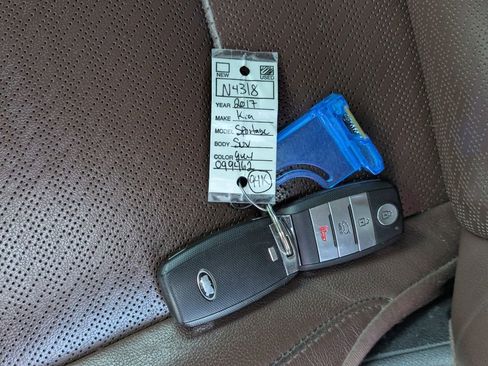 Used 2017 Kia Sportage SX image 41