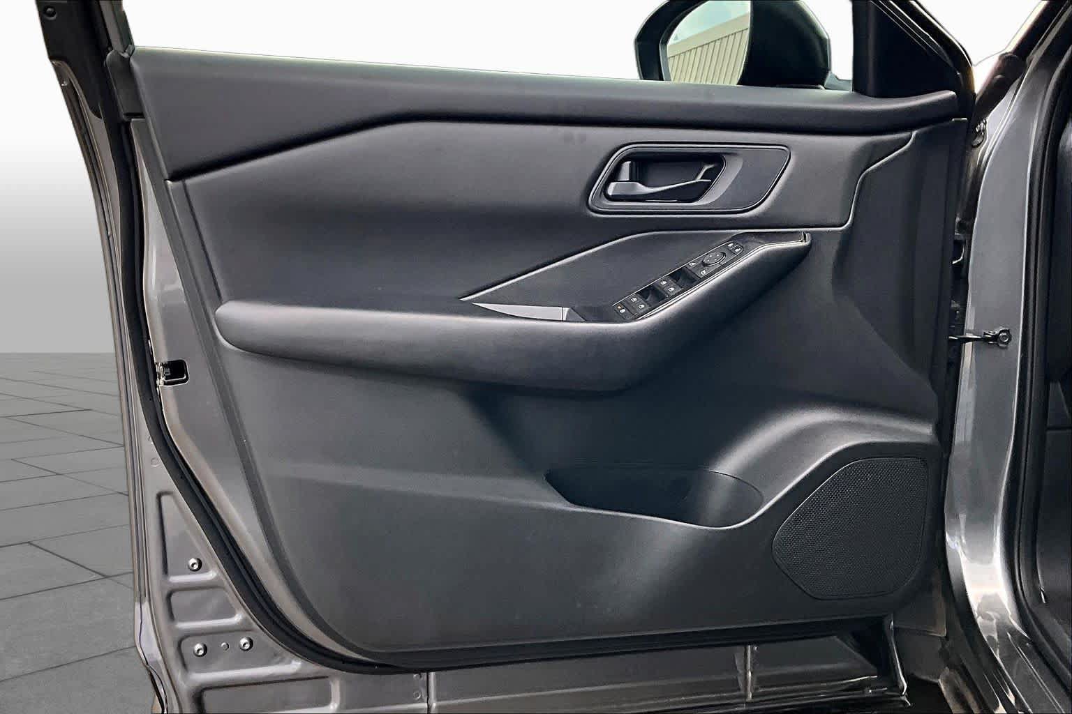 Certified 2024 Nissan Rogue S FWD image 22