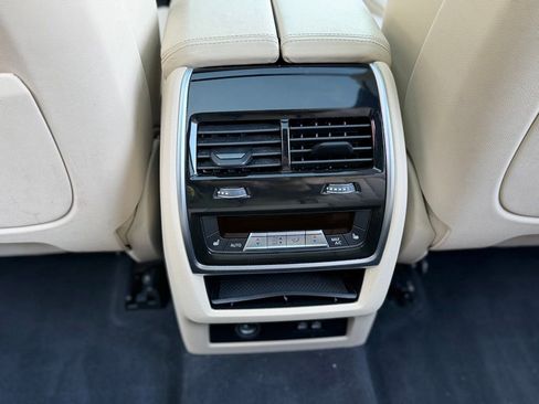 Used 2021 BMW X7 xDrive40i w/ Premium Package image 53