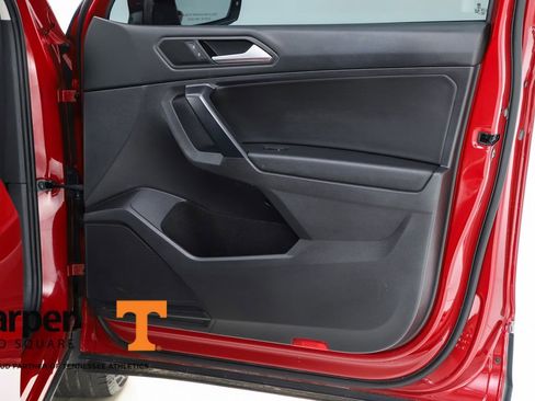 Used 2021 Volkswagen Tiguan SE image 31