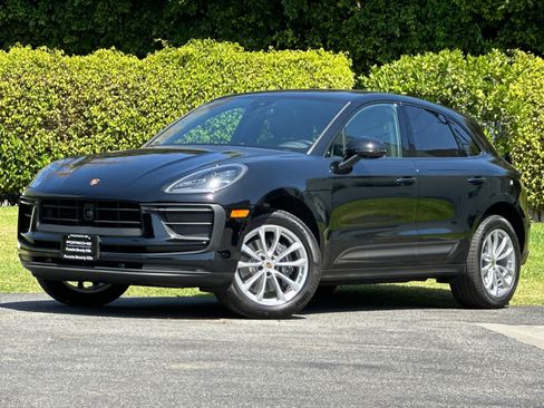 Used 2026 Porsche Macan AWD/4WD image 1
