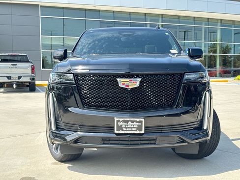 Used 2021 Cadillac Escalade Sport Platinum RWD image 4