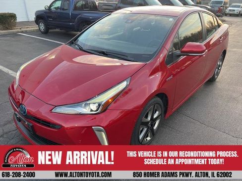 Certified 2022 Toyota Prius XLE image 1