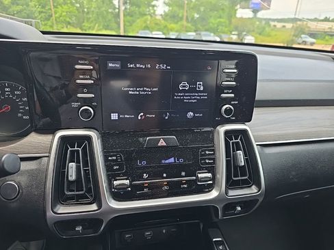 Used 2021 Kia Sorento EX FWD image 15