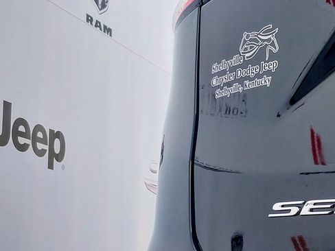 Used 2024 Ford Edge SEL image 8