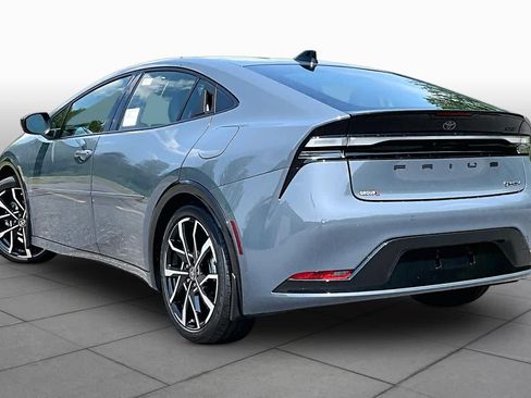 New 2026 Toyota Prius Plug-In Hybrid FWD image 11