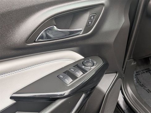 Used 2025 Chevrolet Trax LT w/ LT Convenience Package image 13