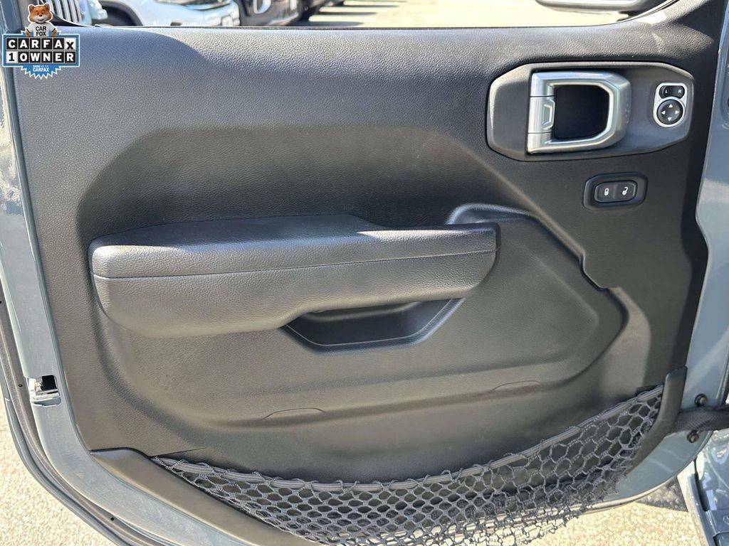 Used 2024 Jeep Wrangler Unlimited w/ Convenience Group AWD/4WD image 15