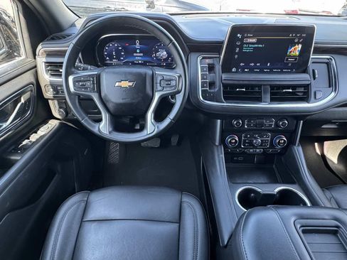 Used 2024 Chevrolet Suburban LT RWD image 21