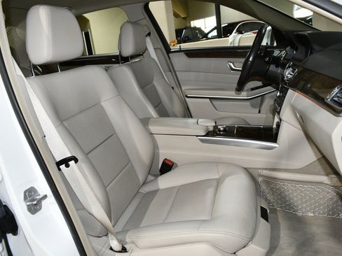 Used 2014 Mercedes-Benz E 350 4MATIC Sedan image 8