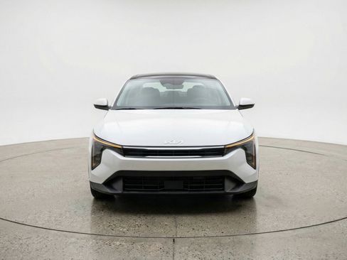 Used 2025 Kia K4 LXS image 2