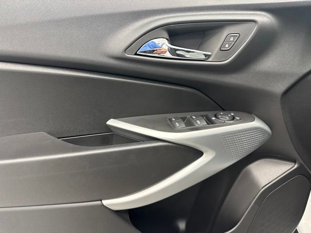 New 2026 Chevrolet Trax LS w/ LS Convenience Package FWD image 9