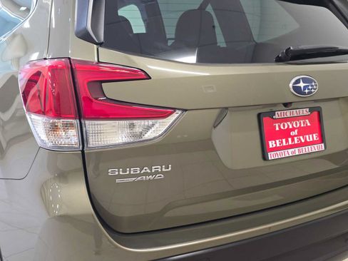 Used 2022 Subaru Forester Limited AWD/4WD image 7