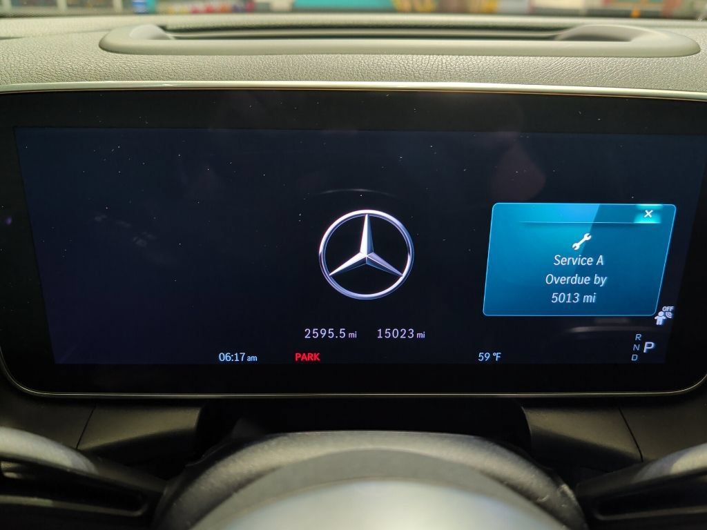 Used 2025 Mercedes-Benz GLC 300 4MATIC image 21