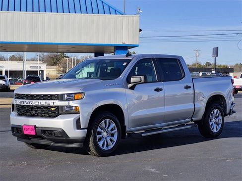 Used 2021 Chevrolet Silverado 1500 Custom image 3