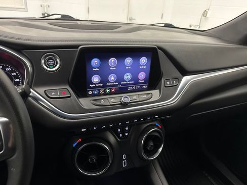 Used 2022 Chevrolet Blazer LT FWD image 13