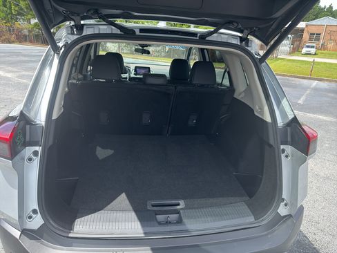 Used 2023 Nissan Rogue SV w/ SV Premium B Package FWD image 7