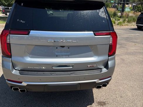 Used 2025 GMC Yukon XL Denali AWD/4WD image 9