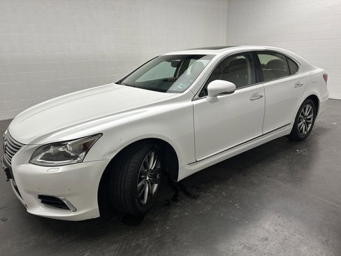 Used 2014 Lexus LS 460 AWD w/ Comfort Package image 5