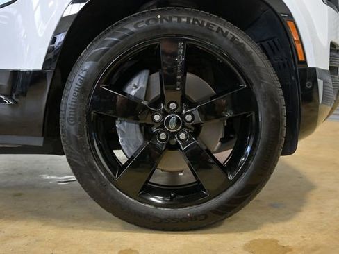 Used 2023 Land Rover Defender 110 X-Dynamic SE image 16