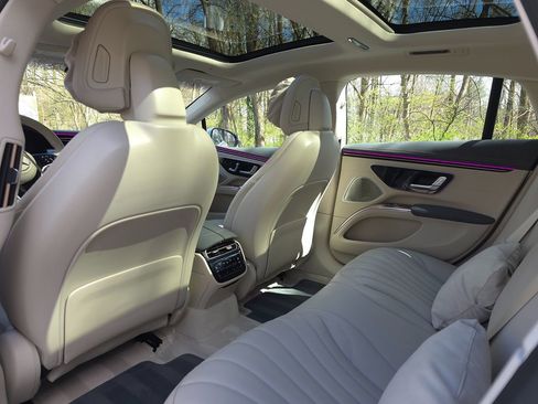 Used 2023 Mercedes-Benz EQS 580 4MATIC Sedan image 14