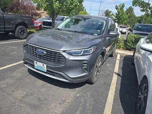 Used 2025 Ford Escape Platinum AWD/4WD image 3
