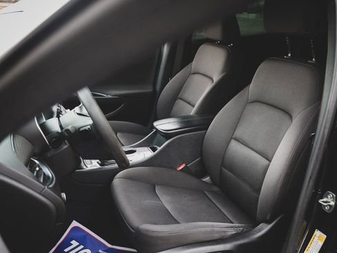 Used 2020 Chevrolet Malibu LT image 16