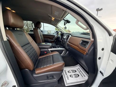 Used 2017 Nissan Titan Platinum Reserve w/ Off-Road Package image 19
