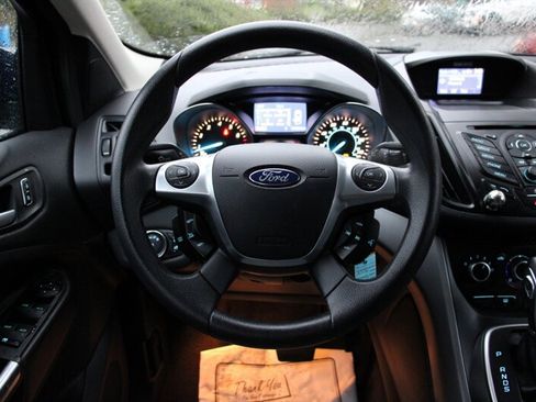 Used 2013 Ford Escape SE image 16