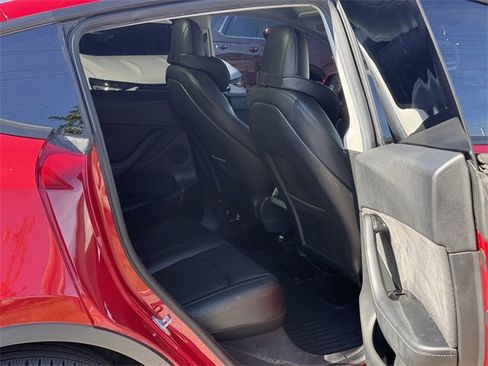 Used 2021 Tesla Model Y Long Range image 28