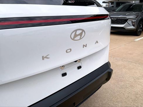 Used 2026 Hyundai Kona SE FWD image 11